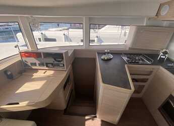 Chartern Sie katamaran in Cala dei Sardi - Lagoon 42 