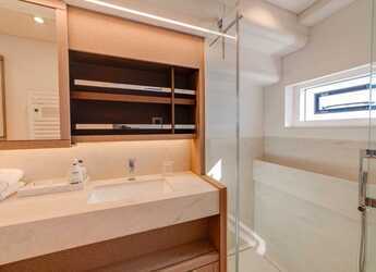 Alquilar catamarán en Cala dei Sardi - Lagoon Seventy 8