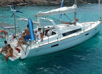 Rent a sailboat in Cagliari port (Karalis) - Oceanis 45