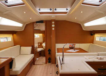 Chartern Sie segelboot in Albatros Marina - Jeanneau 51