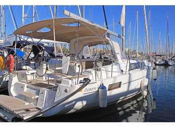 Rent a sailboat in Club Nautic Cambrils - Oceanis 41.1 (1 Head)