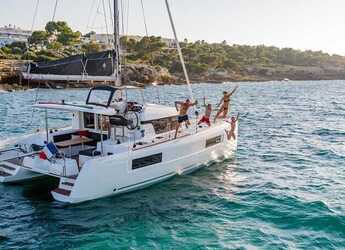 Rent a catamaran in Nikiti - Lagoon 40 