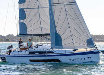 Rent a sailboat in Porto Capo d'Orlando Marina - Dufour 37