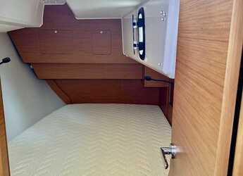 Rent a sailboat in Porto Capo d'Orlando Marina - Dufour 37