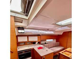 Rent a sailboat in Porto Capo d'Orlando Marina - Dufour 37