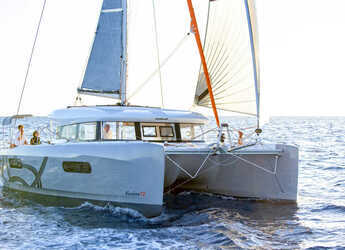 Noleggiare catamaran in Marina Tankerkomerc - Excess 12