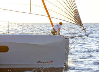 Noleggiare catamaran in Marina Tankerkomerc - Excess 12
