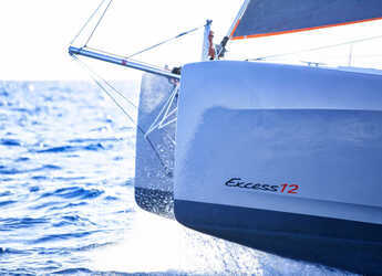 Noleggiare catamaran in Marina Tankerkomerc - Excess 12