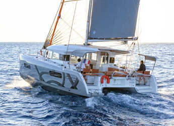 Noleggiare catamaran in Marina Tankerkomerc - Excess 12