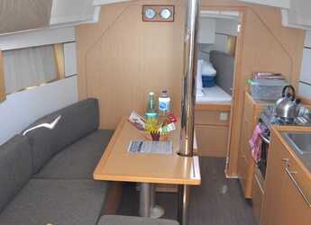 Chartern Sie segelboot in Netsel Marina - Oceanis 35