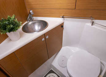 Rent a sailboat in Keramoti Marina - Sun Odyssey 49i