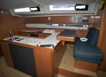 Rent a sailboat in Kavala - Marina Perigialiou - Bavaria Cruiser 56