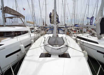 Rent a sailboat in Kavala - Marina Perigialiou - Bavaria Cruiser 56