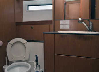 Rent a sailboat in Kavala - Marina Perigialiou - Bavaria Cruiser 56