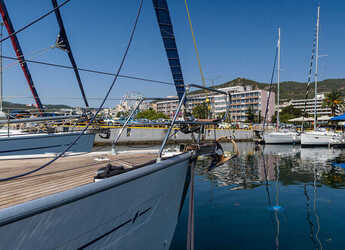 Rent a sailboat in Kavala - Marina Perigialiou - Bavaria 36