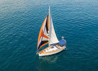 Rent a sailboat in Kavala - Marina Perigialiou - Bavaria 36