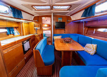 Rent a sailboat in Kavala - Marina Perigialiou - Bavaria 39 Cruiser