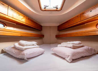 Rent a sailboat in Kavala - Marina Perigialiou - Bavaria 39 Cruiser