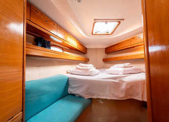 Rent a sailboat in Kavala - Marina Perigialiou - Bavaria 39 Cruiser