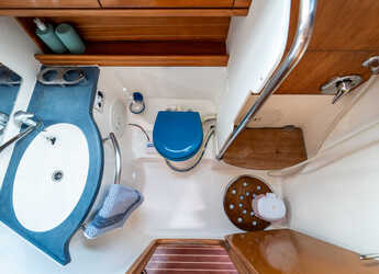 Rent a sailboat in Kavala - Marina Perigialiou - Bavaria 39 Cruiser
