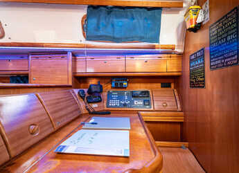 Rent a sailboat in Kavala - Marina Perigialiou - Bavaria 39 Cruiser