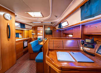 Rent a sailboat in Kavala - Marina Perigialiou - Bavaria 39 Cruiser