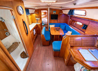 Rent a sailboat in Kavala - Marina Perigialiou - Bavaria 39 Cruiser