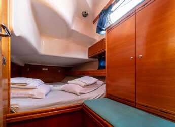 Rent a sailboat in Kavala - Marina Perigialiou - Bavaria 39 Cruiser