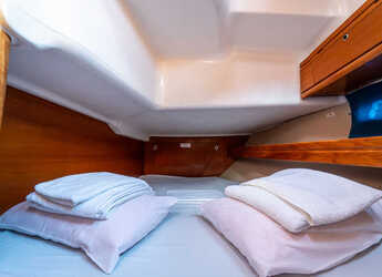 Rent a sailboat in Kavala - Marina Perigialiou - Bavaria 39 Cruiser