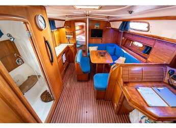 Rent a sailboat in Kavala - Marina Perigialiou - Bavaria 39 Cruiser