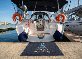 Rent a sailboat in Kavala - Marina Perigialiou - Bavaria 39 Cruiser