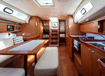 Rent a sailboat in Kavala - Marina Perigialiou - Beneteau 43