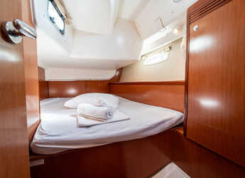 Rent a sailboat in Kavala - Marina Perigialiou - Beneteau 43