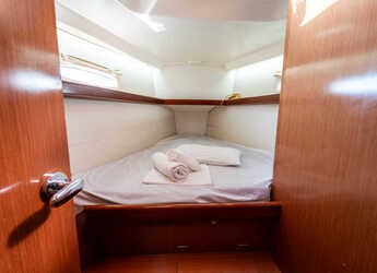 Rent a sailboat in Kavala - Marina Perigialiou - Beneteau 43