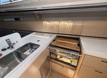 Rent a sailboat in Punat - Dehler 38