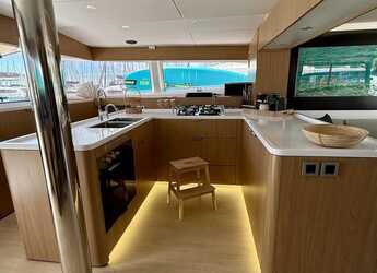 Rent a catamaran in Alimos Marina - Bali 5.8