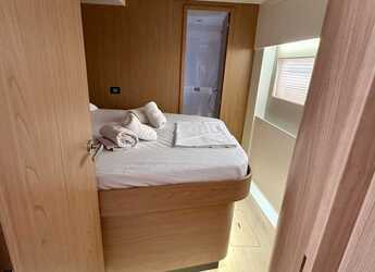 Rent a catamaran in Alimos Marina - Bali 5.8