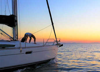 Chartern Sie segelboot in Salamis Yachting Club - Sun Odyssey 39i
