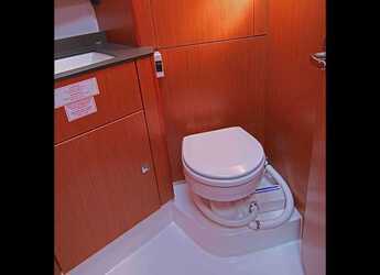 Rent a sailboat in Rhodes Marina - Bavaria 41 Cruiser