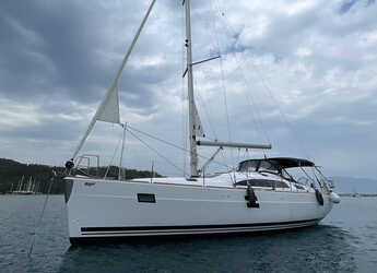 Rent a sailboat in Yes marina - Elan Impression 45.1