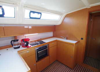 Rent a sailboat in Marina San Miguel - Bavaria 51 Cruiser