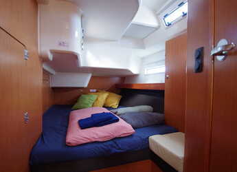 Rent a sailboat in Marina San Miguel - Bavaria 51 Cruiser