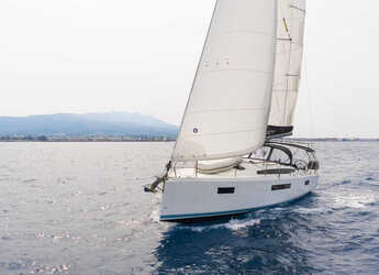 Rent a sailboat in Rhodes Marina - Sun Odyssey 410