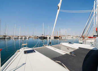 Chartern Sie katamaran in Marina Benitses - Lagoon 42 (4 Dbl / 2 singles 12)