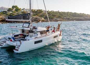 Rent a catamaran in Rhodes Marina - Lagoon 40 