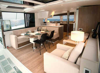 Chartern Sie katamaran in Marina Sukosan (D-Marin Dalmacija) - Bali 4.4 - 4 + 1 cab.