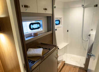 Chartern Sie katamaran in Marina Sukosan (D-Marin Dalmacija) - Bali 4.4 - 4 + 1 cab.