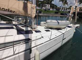 Rent a sailboat in Anse Marcel Marina (Lonvilliers) - Dufour 520 GL