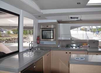 Rent a catamaran in Anse Marcel Marina (Lonvilliers) - Fountaine Pajot Saona 47 Quintet - 5 + 1 cab.
