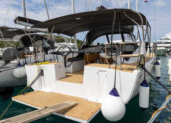 Rent a sailboat in Marina Nava - Elan Impression 43